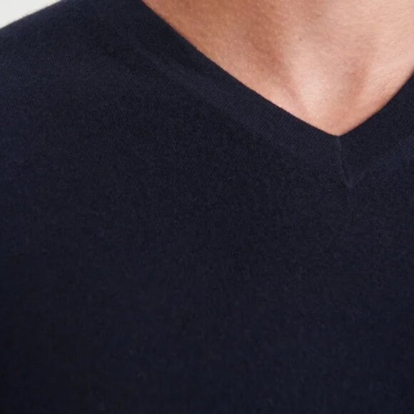 NAADAM Cashmere V-Neck Men's Sweater (Navy) - Picture 3 of 15